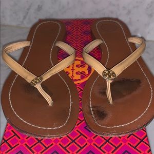 Tory Burch Patent Terra Thong